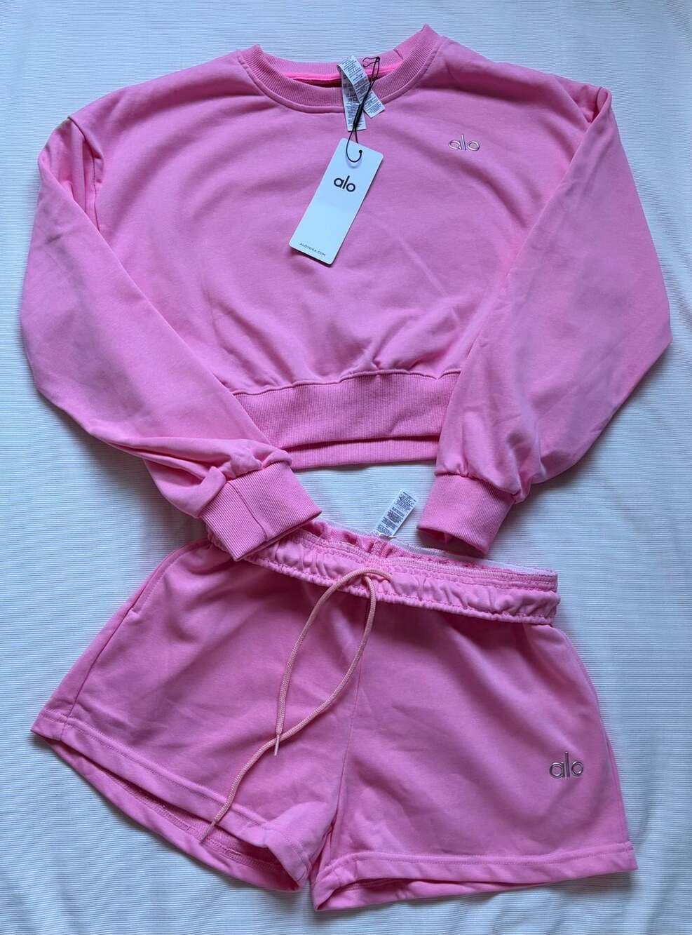 Alo Yoga Accolade Crewneck Pullover And Shorts Set Size L